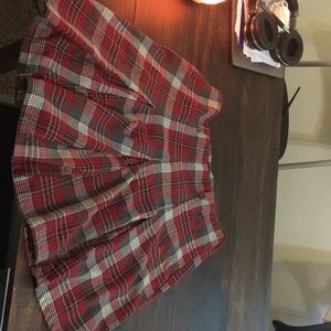 Vintage 90’s Red and Grey Plaid Skirt (Size 8)
